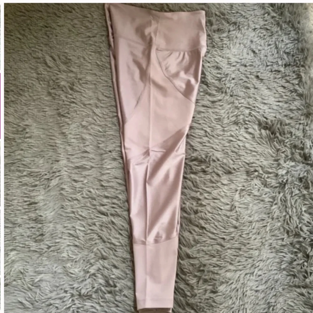 Victoria’s Secret Pink Ultimate High Waist Ankle Legging Size S NWT